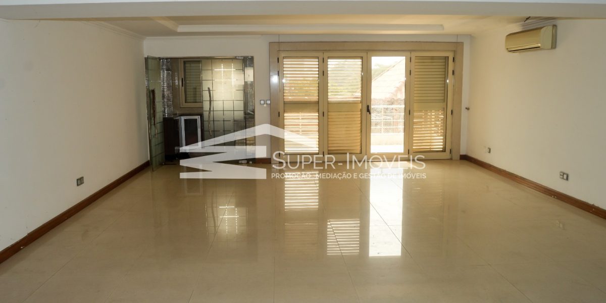 MORADIA T4 - ALVALADE