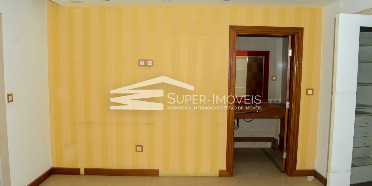 MORADIA T4 - ALVALADE