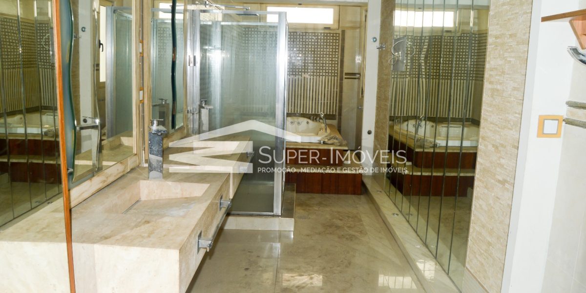 MORADIA T4 - ALVALADE