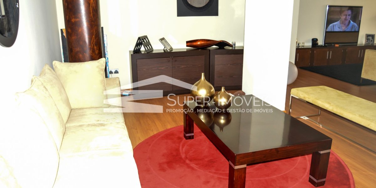 APARTAMENTO T2 CONDOMÍNIO JACARÉ - ALVALADE