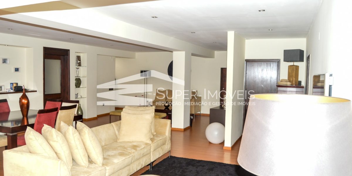 APARTAMENTO T2 CONDOMÍNIO JACARÉ - ALVALADE
