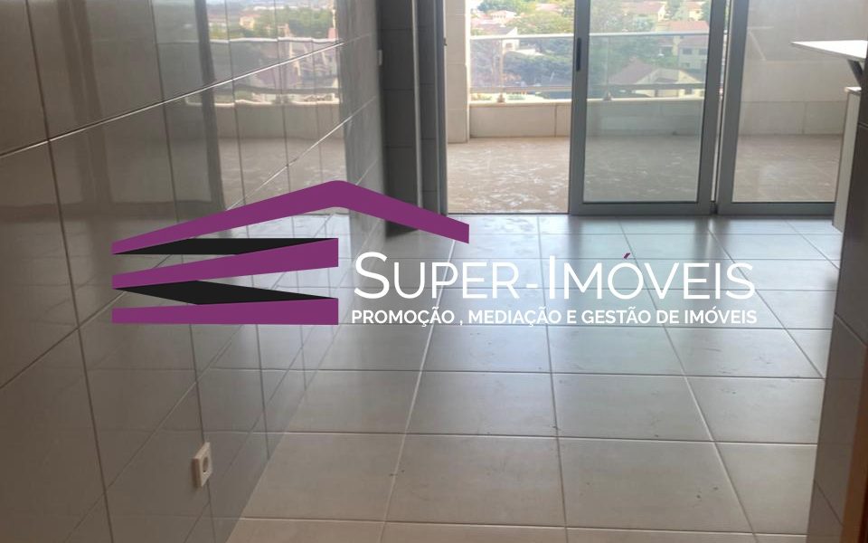 APARTAMENTO T3 - CONDOMÍNIO ROSALINDA