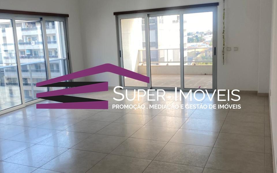 APARTAMENTO T3 - CONDOMÍNIO ROSALINDA